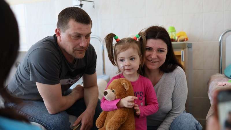 «Мы должны продолжать поддерживать украинцев»: представительница ЮНИСЕФ – о последствиях удара по Сумам